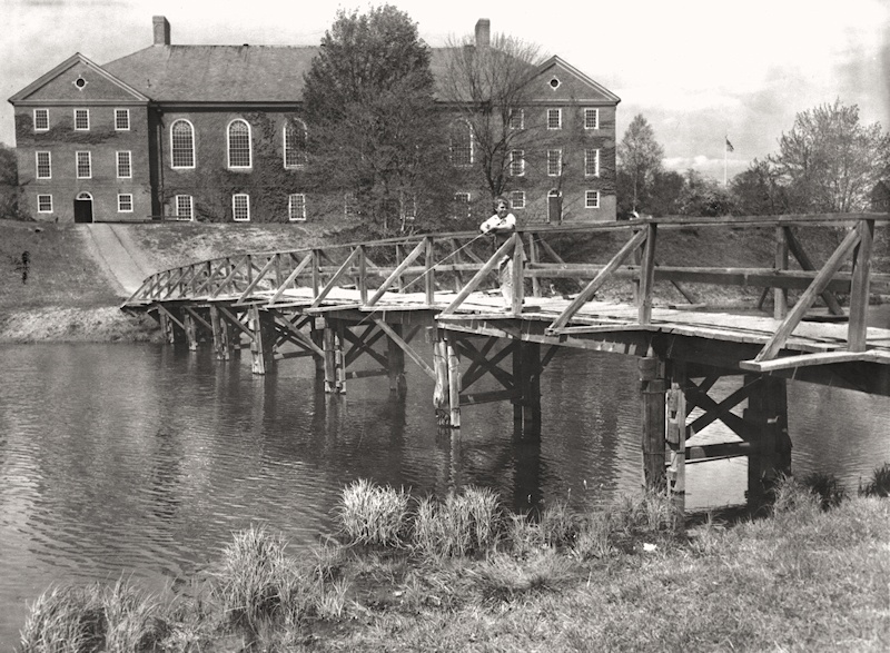 The real bridge, from 1898 until construction of the present-day Parent's Bridge in 1957. There were actually several of these trestles, over the decades, since they tended not to last very long.