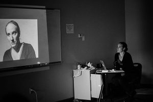 Tanja Hollander presents in an AP English class. Photo by Jo Chattman